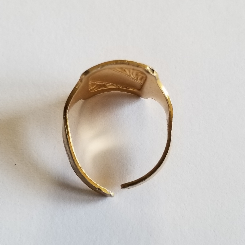 Vintage ring Victorian revival style Gold tone adjustable Hong Kong art deco - Picture 5 of 10